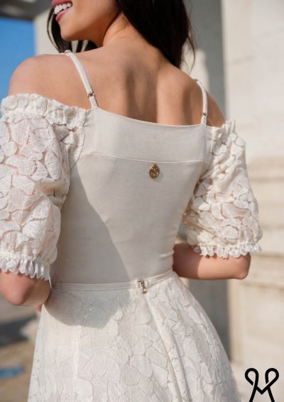 Magenta Árkád elasztikus viszkóz felső bézs színben