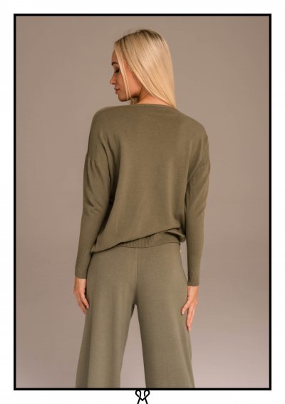 Magenta Árkád - Khaki V-nyakú kötött pulóver | Őszi kollekció