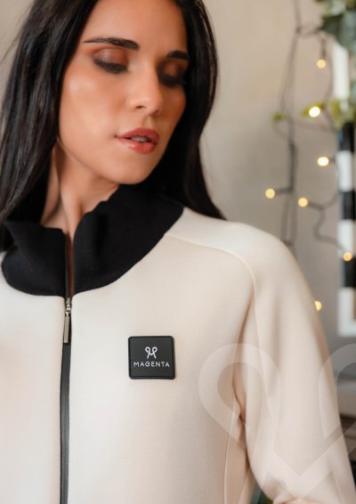 Magenta Árkád Vaj színű felső fekete passzé résszel