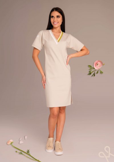 Világos bézs sportos női ruha V-nyakkal – Magenta Árkád