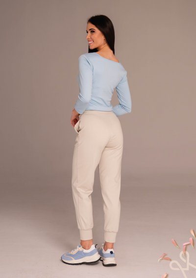 Kék V-nyakú elasztikus női felső – Magenta Árkád