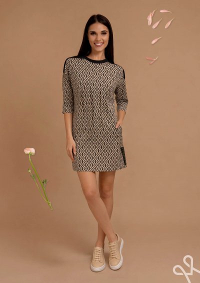 Mintás sportos női ruha fekete szegővel – Magenta Árkád