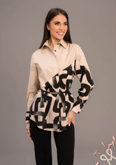 Laza bő fazonú vászon ing asszimetrikus díszítéssel