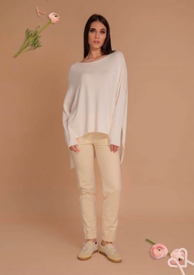 Fehér csónak nyakú pulóver hosszított hátrésszel – Magenta Árkád