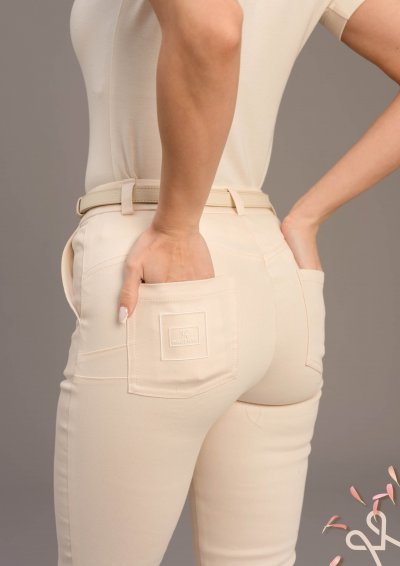 Vajszínű egyenes vászon nadrág zsebekkel – Magenta Árkád