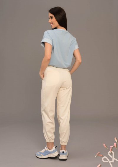 Vajszínű sportos puntó nadrág zsebekkel – Magenta Árkád