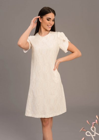 Vajszínű csipkés pamut ruha tulipán ujjal – Magenta Árkád